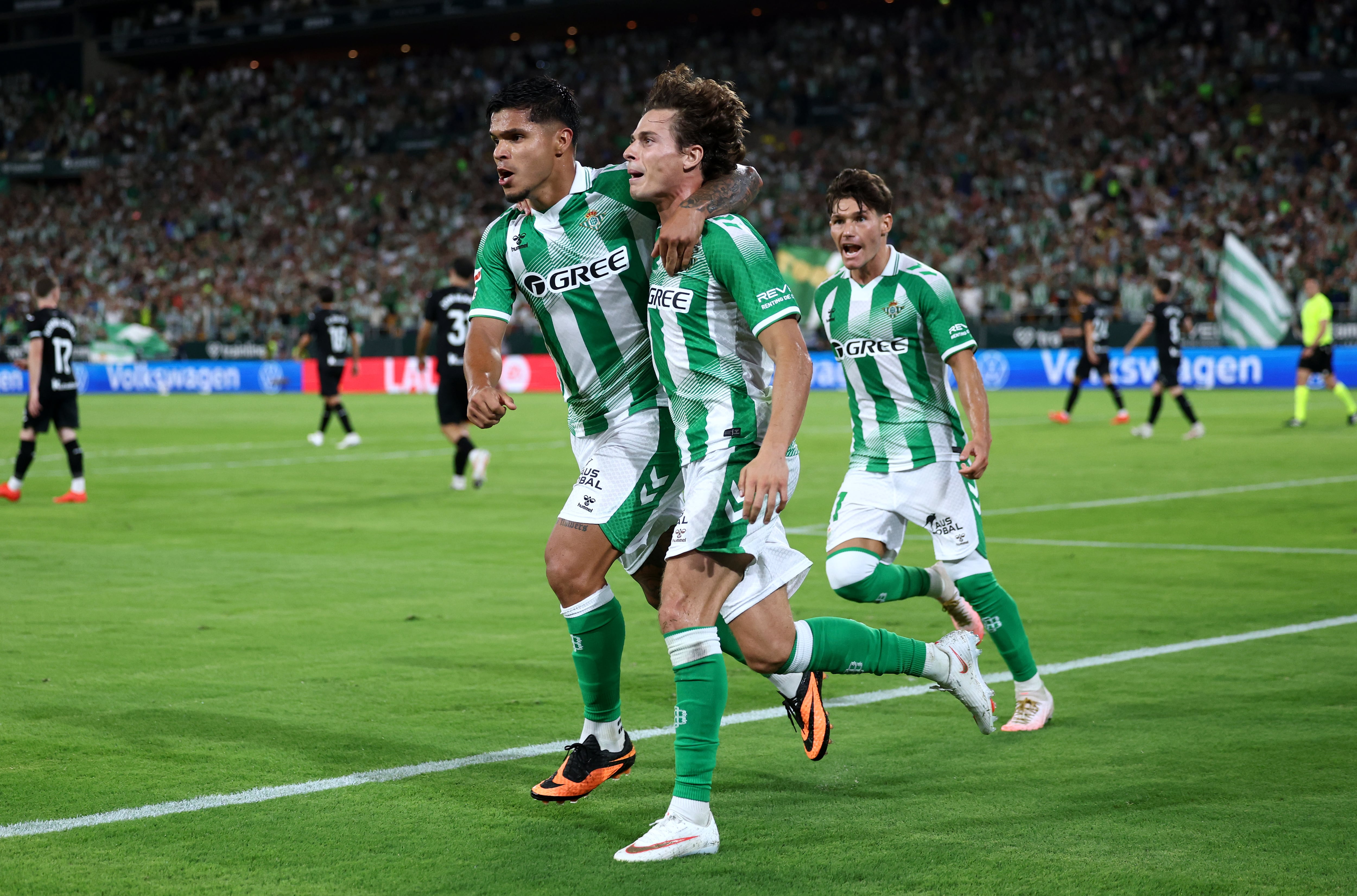 Juan Camilo Hernández inició su año con Real Betis en LaLiga