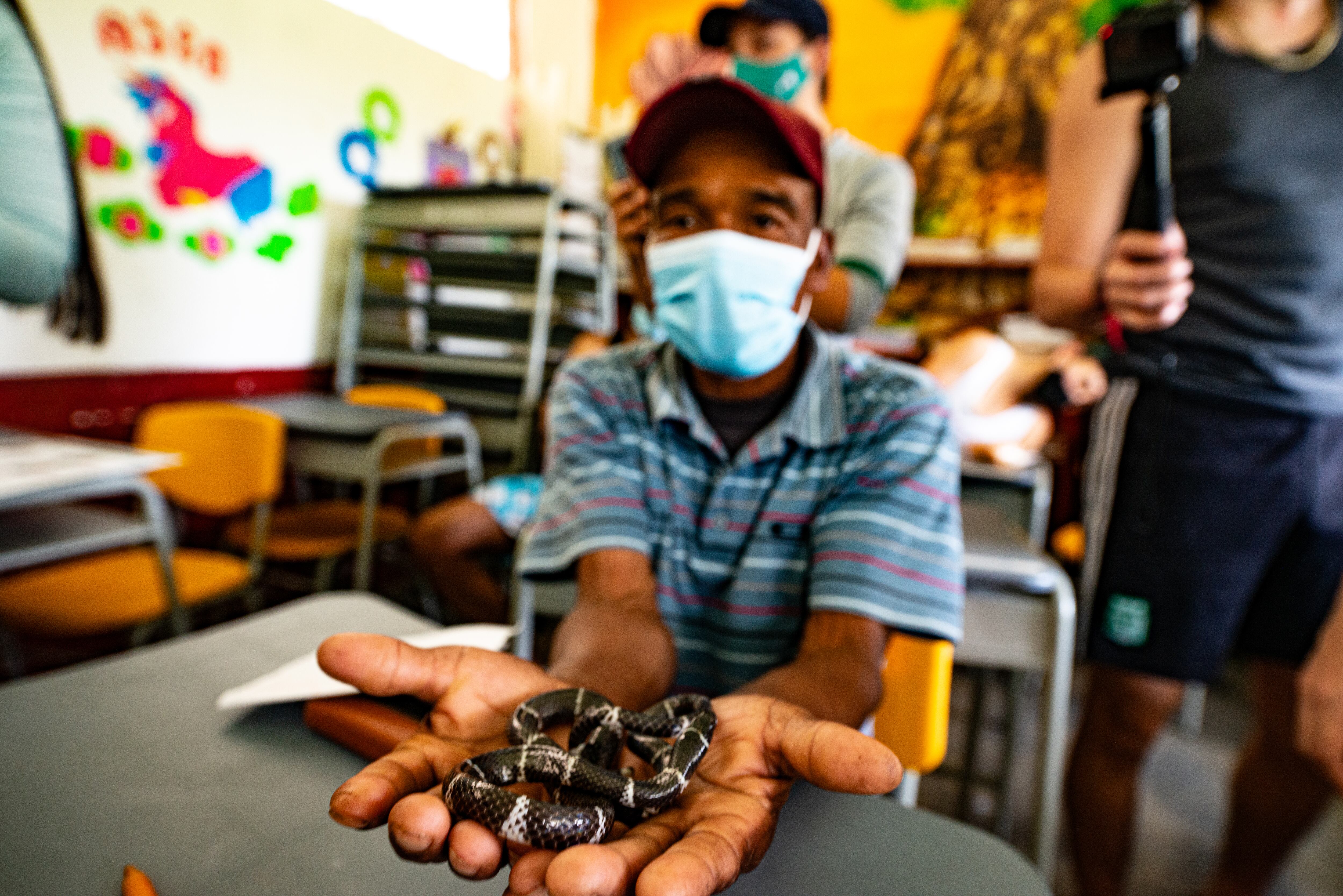 San Rafael y Amalfi han sido los municipios a los cuales han llegado con sus jornadas de capacitaciones. Allí las personas aprenden a reconocer las especies, diferenciar si son venenosas y cómo actuar en caso de un encuentro con estas.