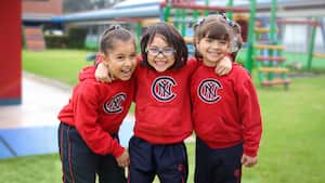 El Grupo lnterasesores cuenta con una Unidad de Proyección Profesional que ofrece orientación en la elección y ubicación exitosa futura de cada uno de los estudiantes.