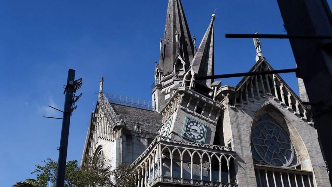 Se registraron daños en la catedral de Manizales.