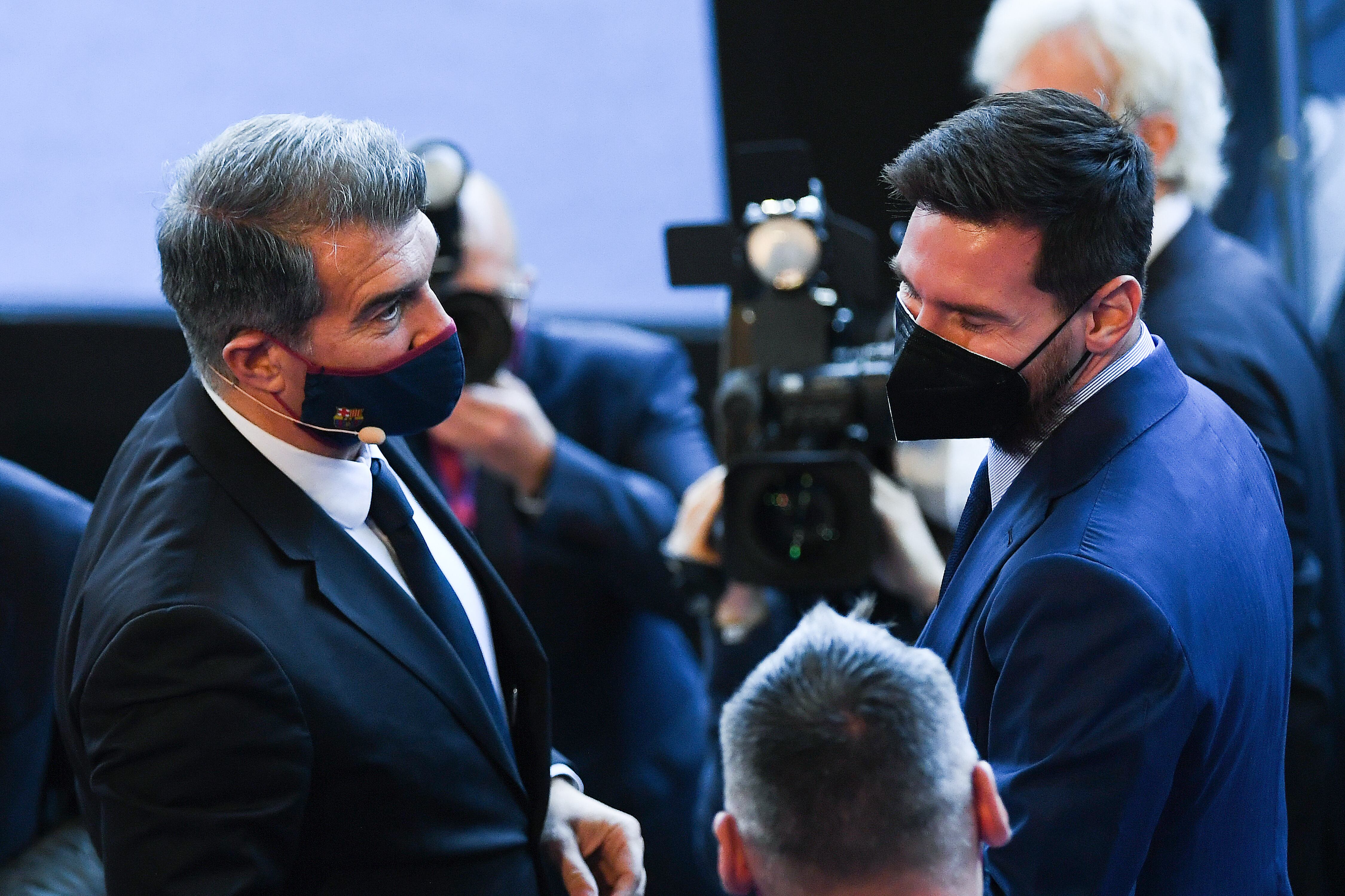BARCELONA, SPAIN - MARCH 17: New FC Barcelona President Joan Laporta and Lionel Messi of FC Barcelona speaks during the official inaguration at Camp Nou on March 17, 2021 in Barcelona, Spain. (Photo by David Ramos/Getty Images)