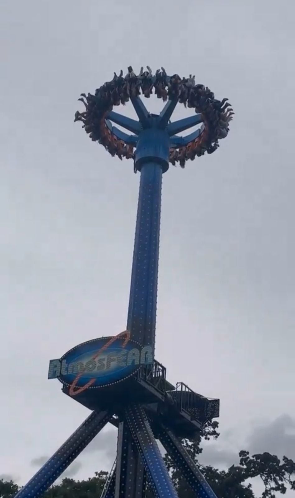 Las personas duraron más de 30 minutos suspendidos en el aire