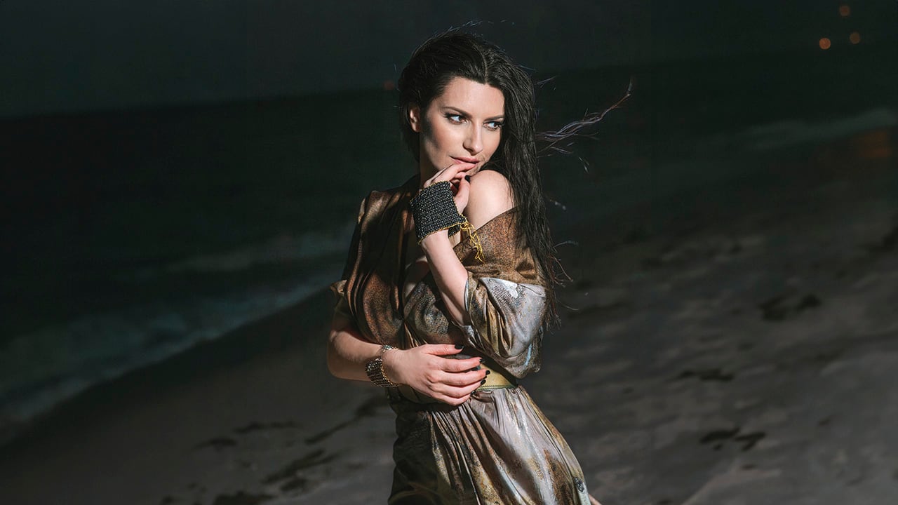 Pausini es, nada más, la intérprete italiana más escuchada fuera de su país y una de las voces internacionales más influyentes de la música latina.