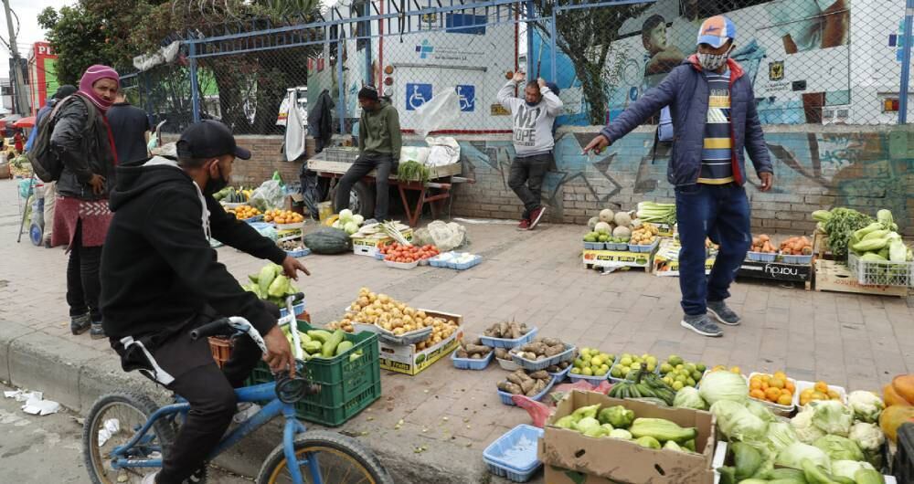 Trabajos informales realizados por inmigrantes en Colombia