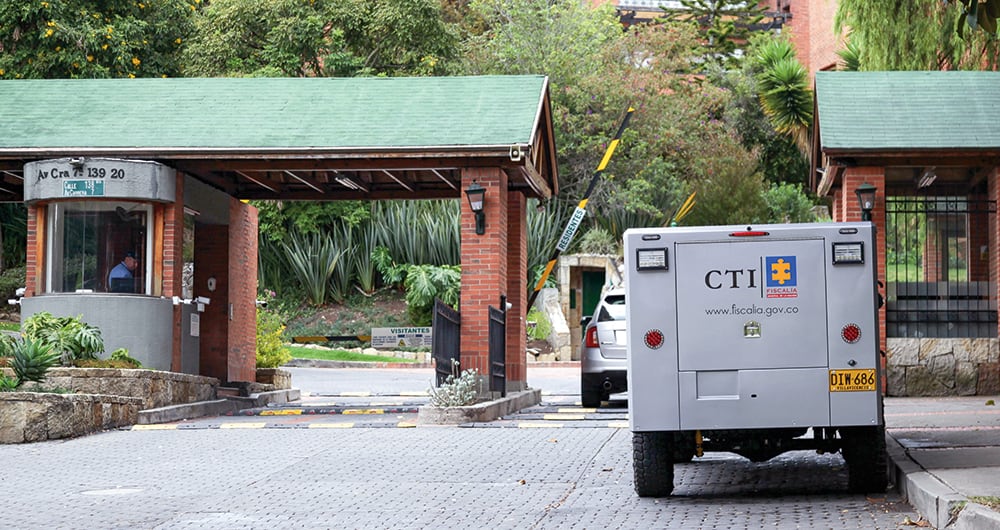 Aguilar, quien era un poderoso empresario del sector de las esmeraldas, fue asesinado en la tarde del pasado miércoles, justo en frente de su lujosa vivienda al norte de Bogotá.