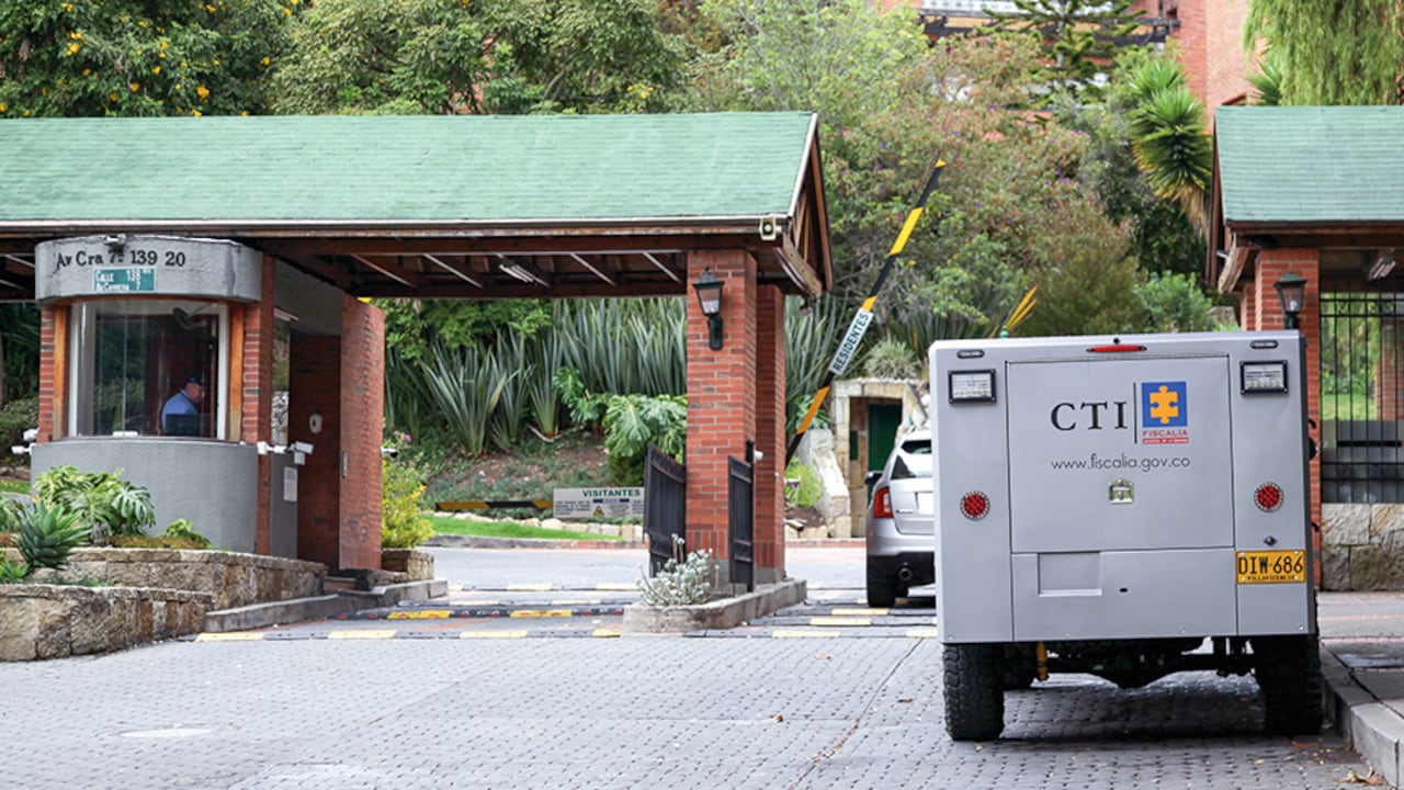 Aguilar, quien era un poderoso empresario del sector de las esmeraldas, fue asesinado en la tarde del pasado miércoles, justo en frente de su lujosa vivienda al norte de Bogotá.