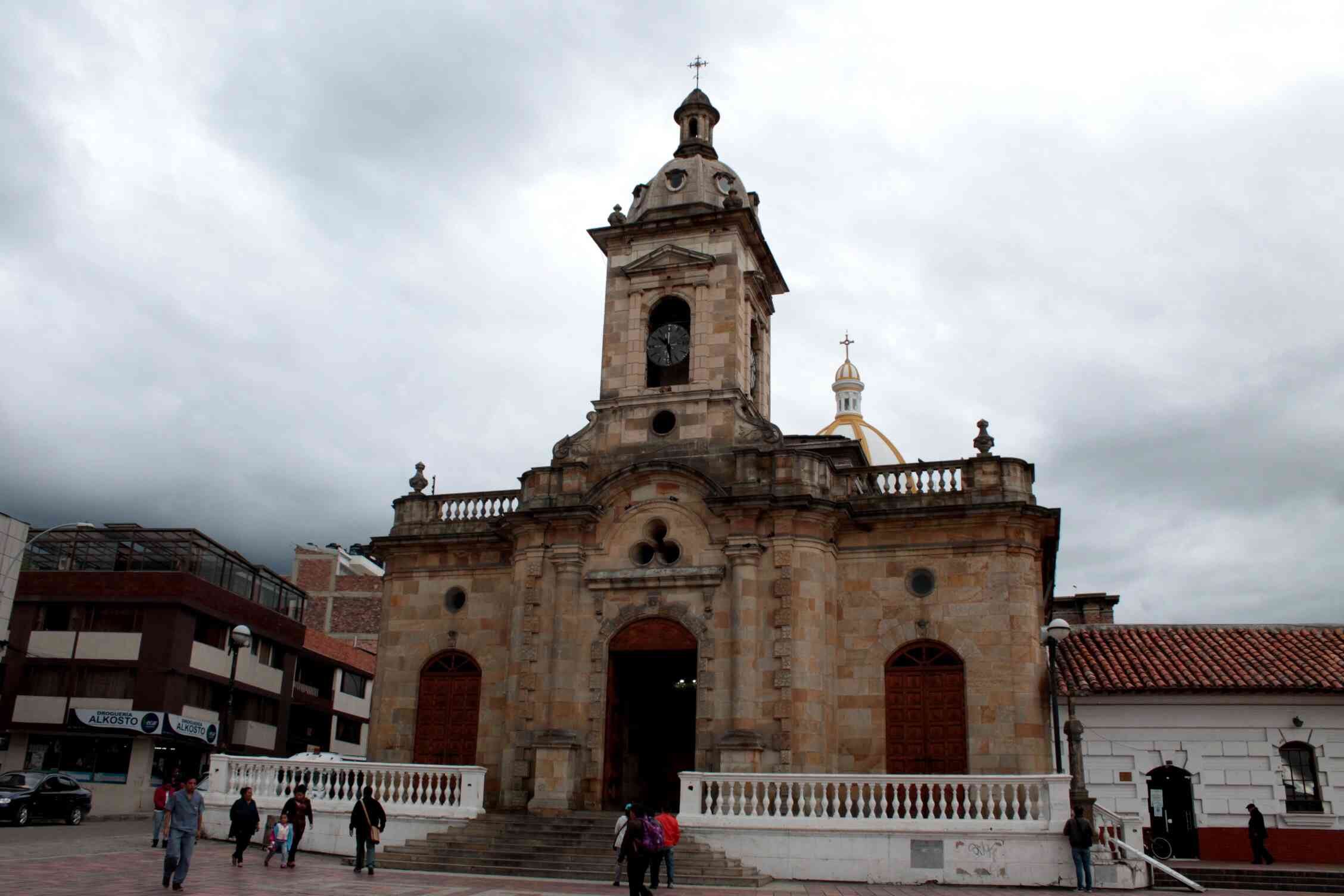  Un recorrido por las calles de Paipa y por su parque principal mientras disfruta del un clima extraordinario