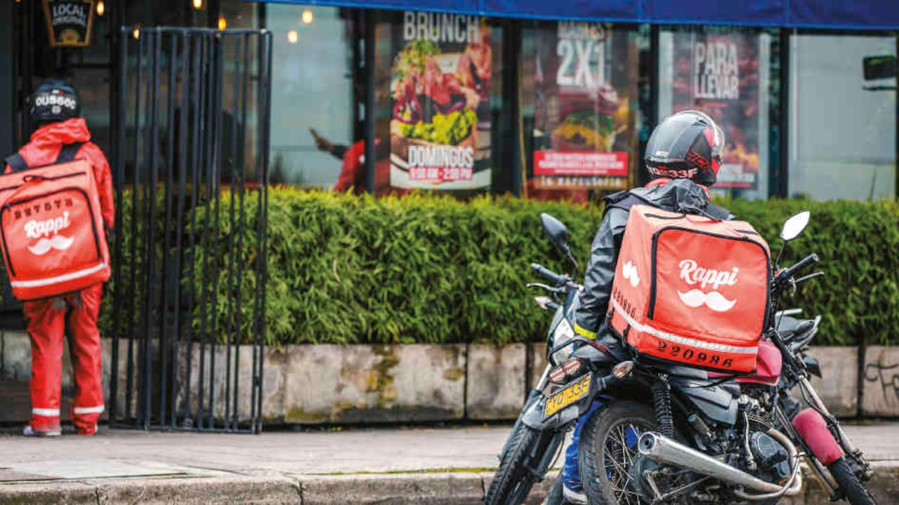 El trabajo en aplicaciones ha sido el salvavidas de millones de colombianos. En promedio, ganan $800.000 al mes.