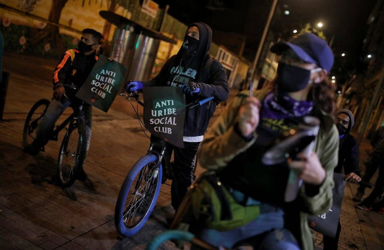 Colombianos se han manifestado a favor o en contra de la decisión de la Corte Suprema de Justicia que le ordena detención domiciliaria al expresidente Àlvaro Uribe.