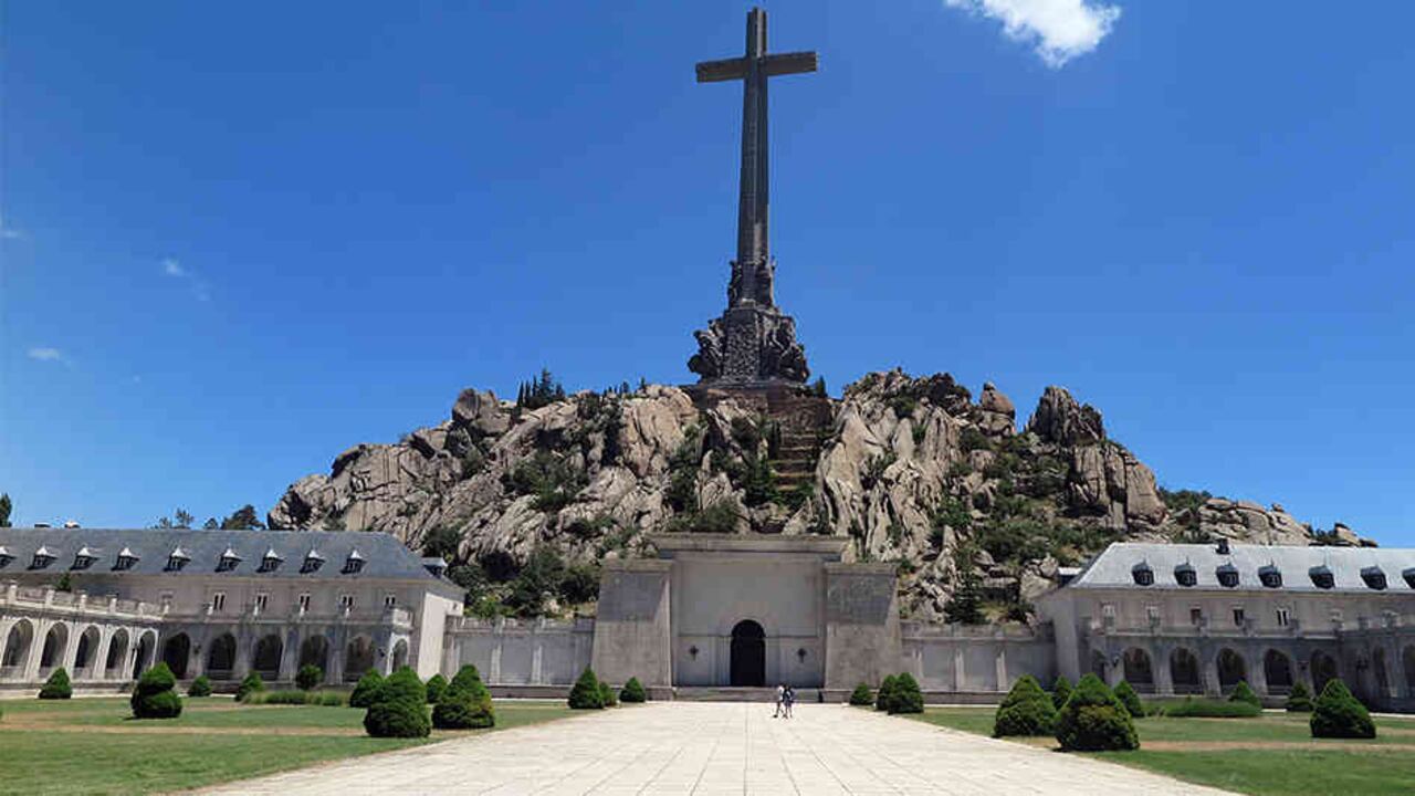 El Valle del Caídos es un monumento construido entre 1940 y 1958 y está ubicado a 60 kilómetros de Madrid.