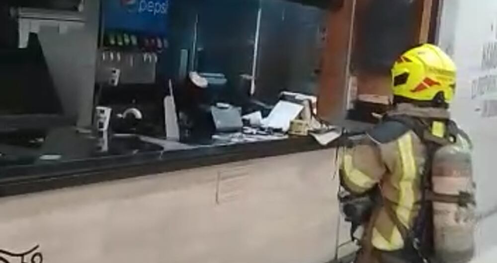Incendio en centro comercial Los Molinos de Medellín.