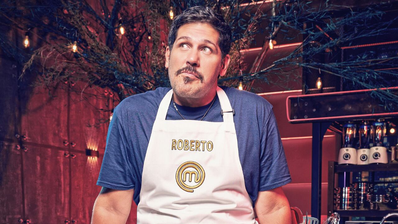 Roberto Cano habló del beso más incómodo que ha dado en una escena.