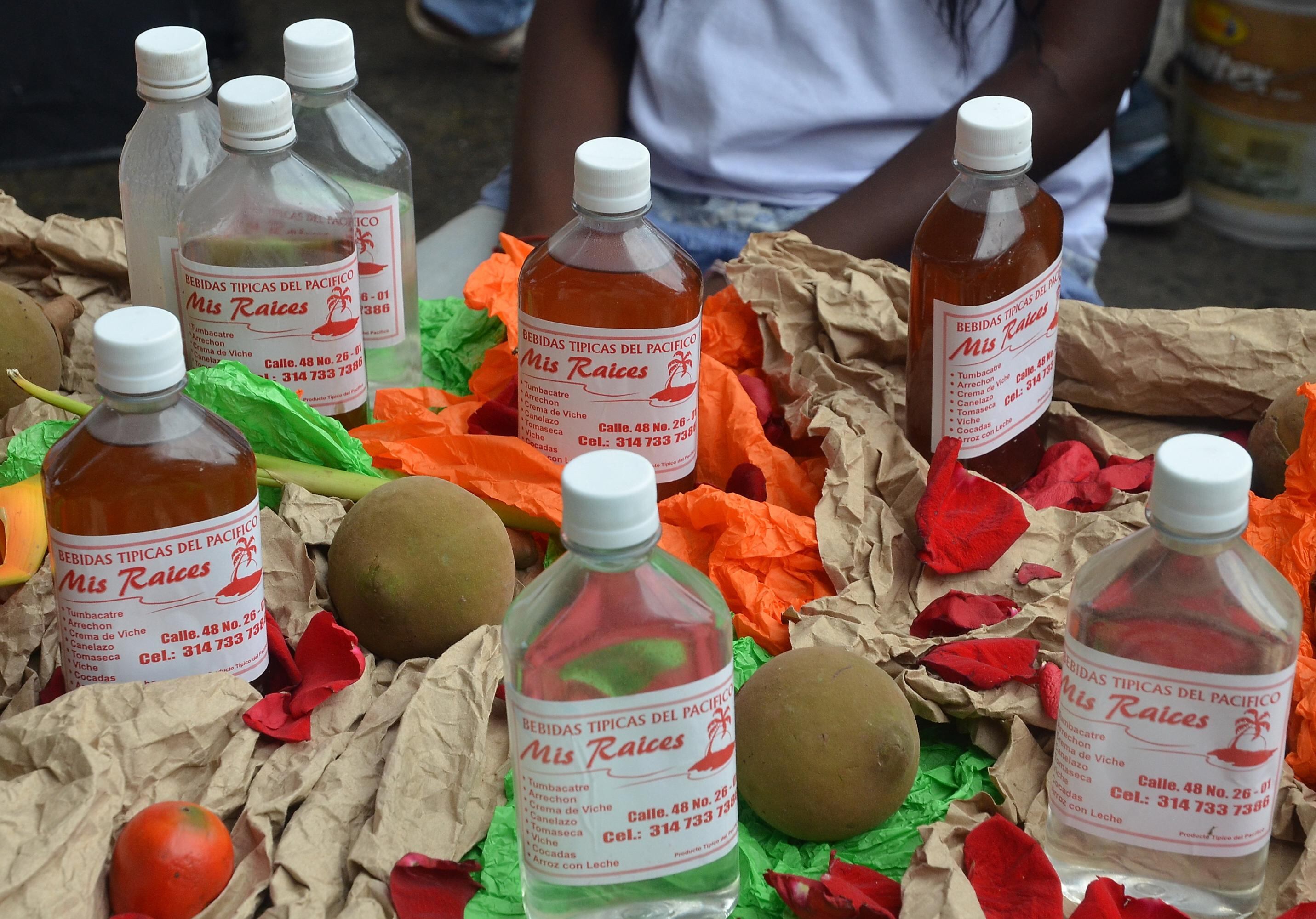 Viche, bebida autóctona del Pacífico colombiano.
