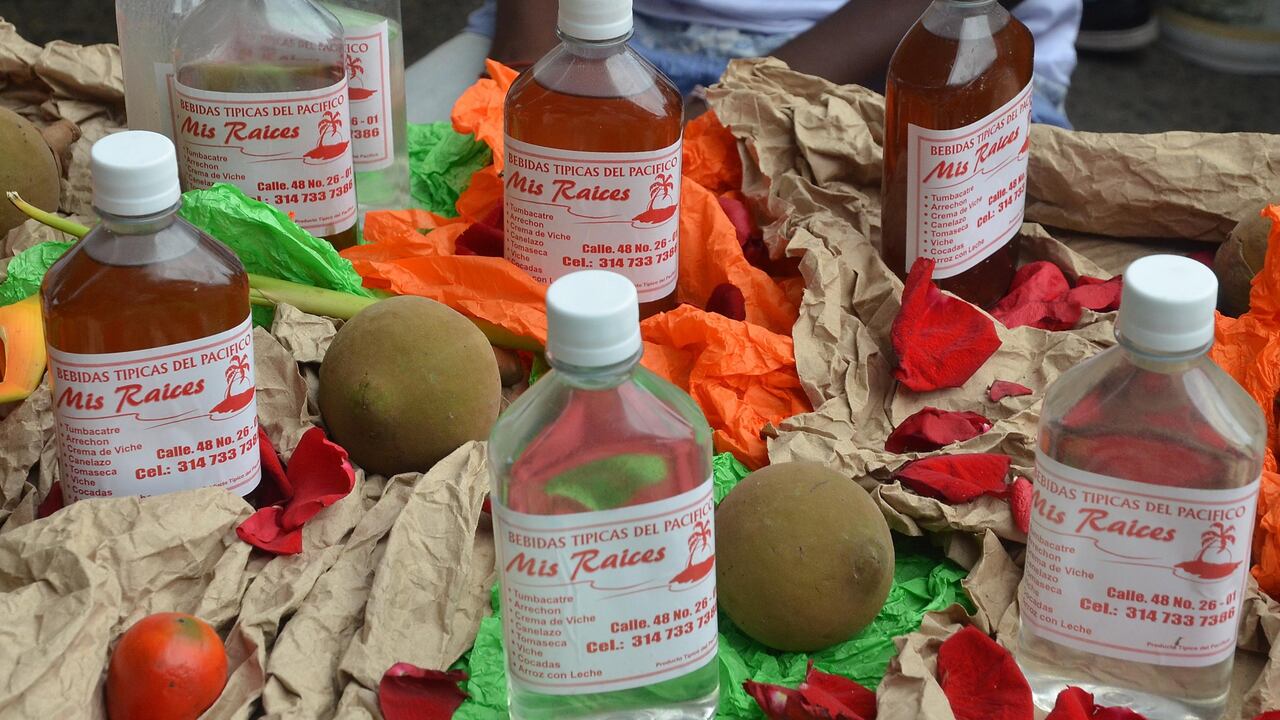 Viche, bebida autóctona del Pacífico colombiano.