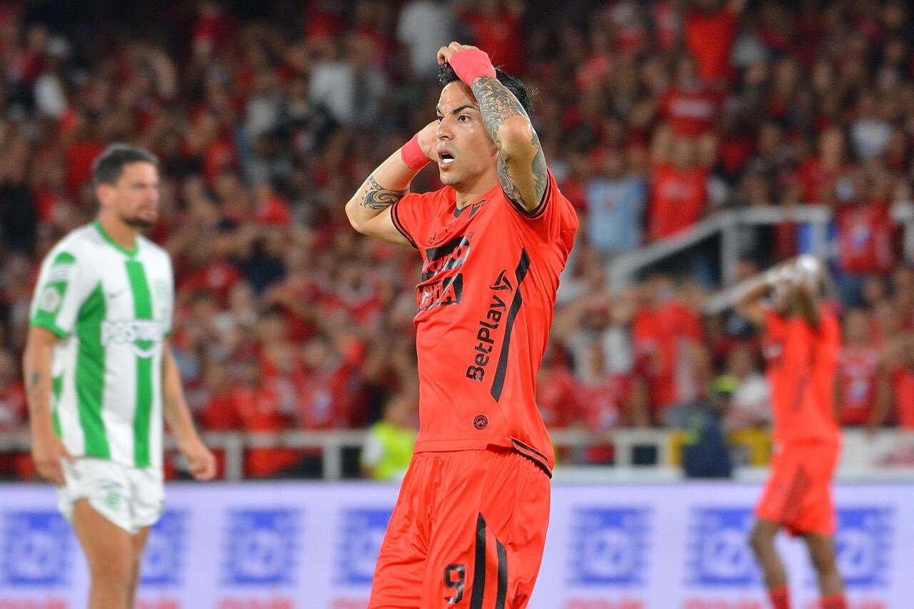 América de Cali perdió el duelo contra el Atletico Nacional 3 goles por 1 en el estadio Pascual Guerrero de Cali