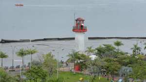 128 Familias desplazadas del Bajo Calima por enfrentamientos entre grupos armados de la zona, están viviendo en el Coliseo desde Abril del 2022 a la espera de que los reubiquen o poder volver a su territorio.