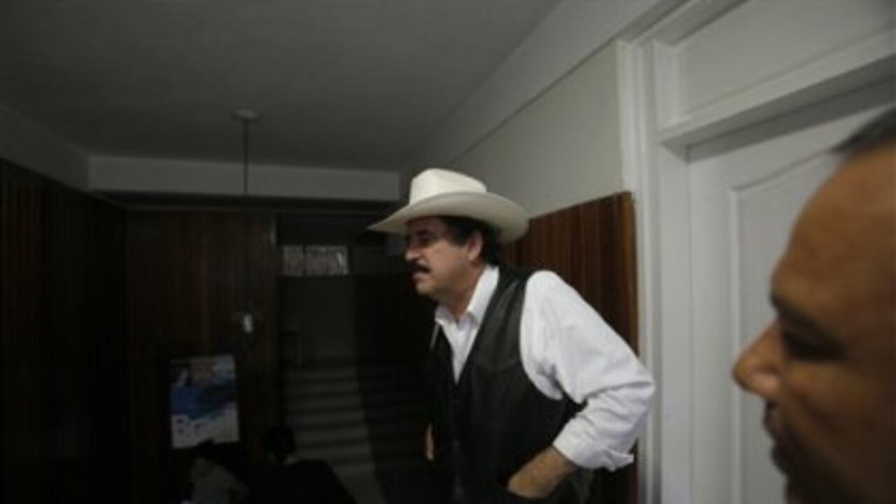 Manuel Zelaya lleva dos semanas sitiado en la Embajada de Brasil en Tegucigalpa, Honduras.