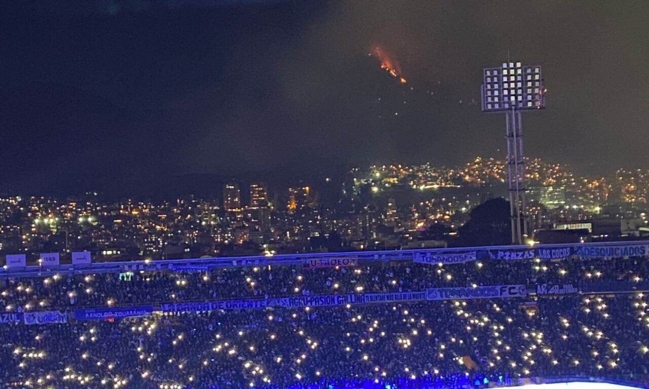 Así se ve el incendio desde El Campín.