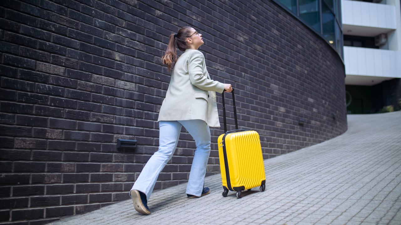 Detrás de esta curiosa escena se encuentra una tradición cargada de significado y anticipación.