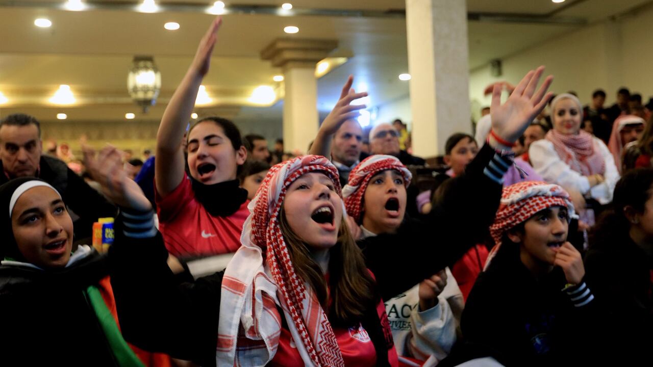 Jordanos celebrando la clasificación de la Selección de Jordania a la Copa del Mundo de la FIFA United 2026