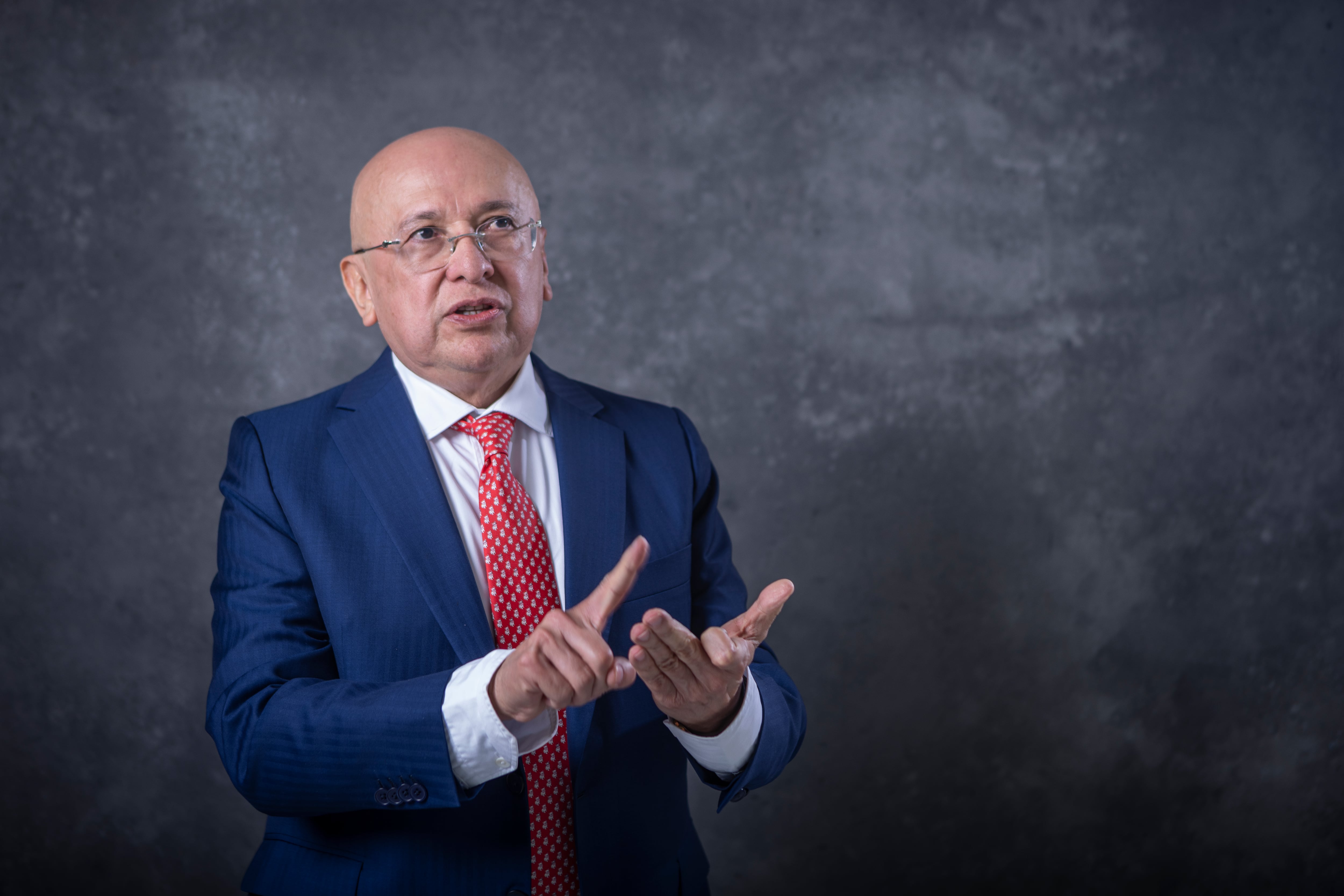 Luis Eduardo Montealegre
Ministro de justicia de Colombia