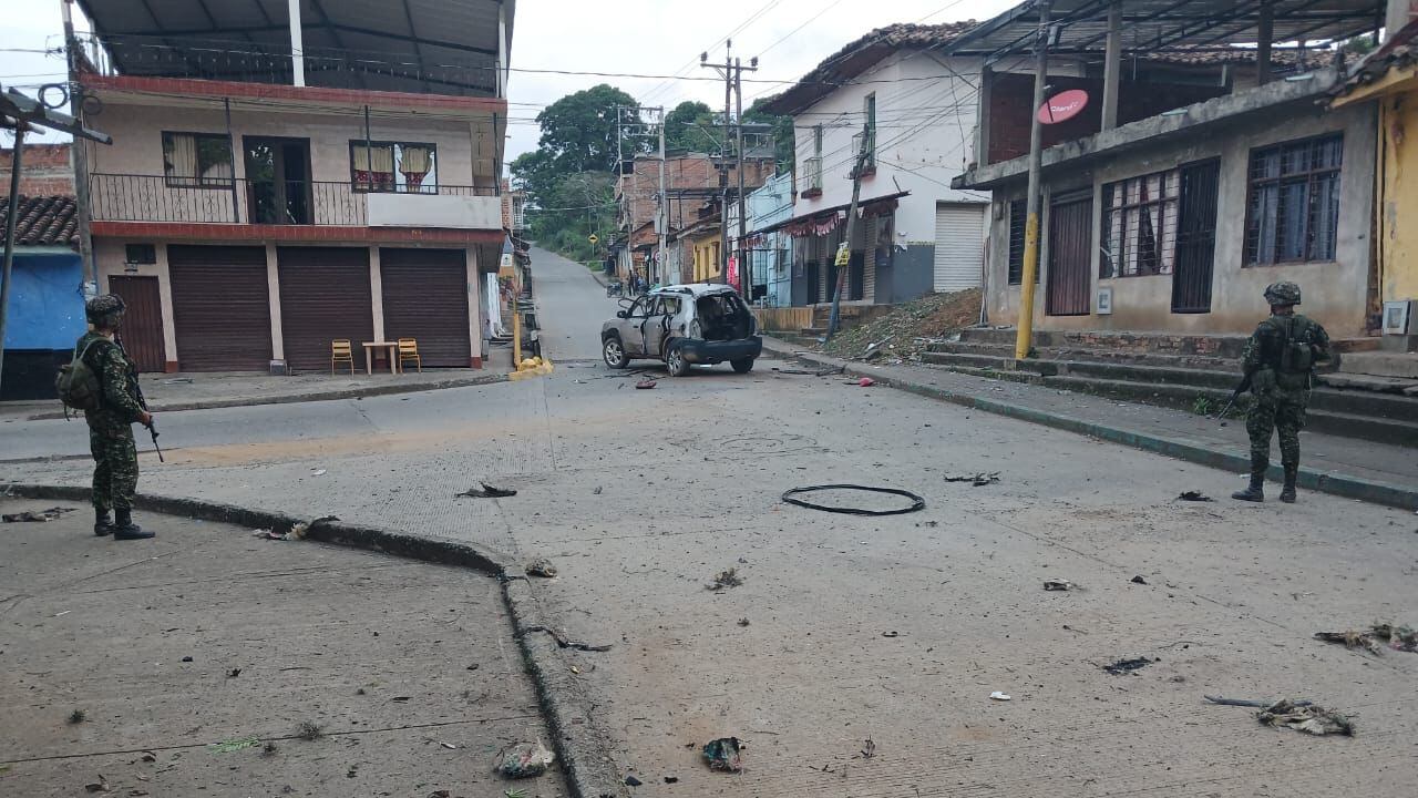 Así quedó la zona tras el atentado con explosivos.