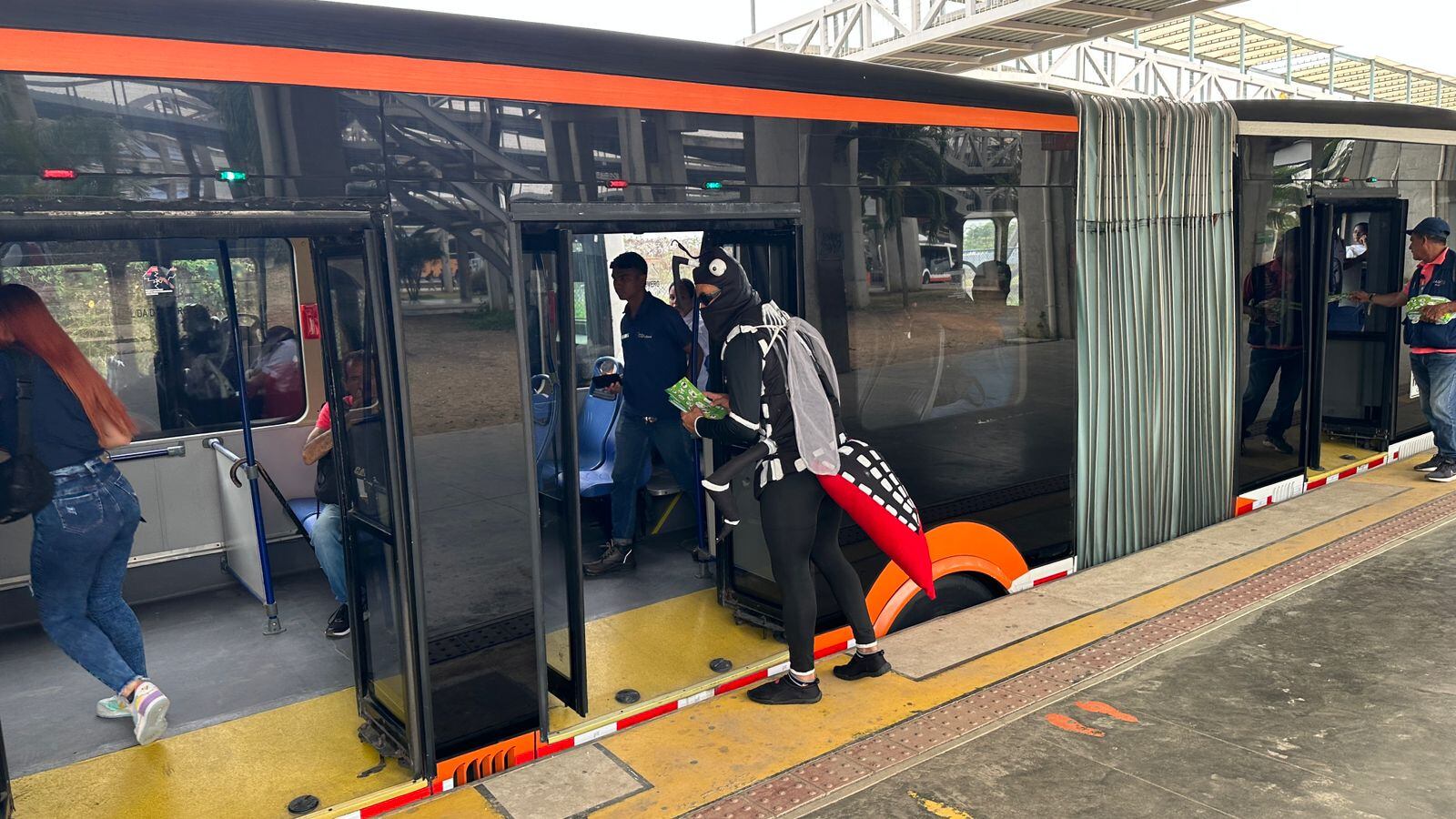 Concientización sobre el dengue en Transcaribe