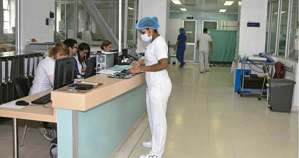  230 profesionales de la Universidad del Valle que realizan sus primeras especialidades en el HUV recibirán remuneración por su trabajo. 