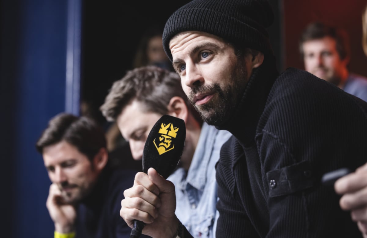 BARCELONA, SPAIN - JANUARY 15: Gerard Piqué, president of the Kings League, comments on the match live during the third day of the Kings League at Cupra Arena on January 15, 2023 in Barcelona, Spain. (Photo by Getty Images/Cesc Maymo)