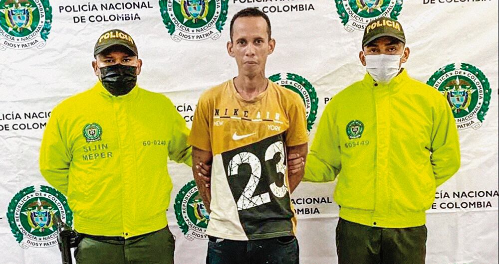   Manuel Ramón Zapateiro, alias Mane, era un delincuente reincidente, ya había asesinado a una de sus exparejas hace 11 años. Ante la inoperancia de la justicia, volvió a matar a otra exnovia, quien era la hermana melliza de su actual pareja. Todas, menores de edad.