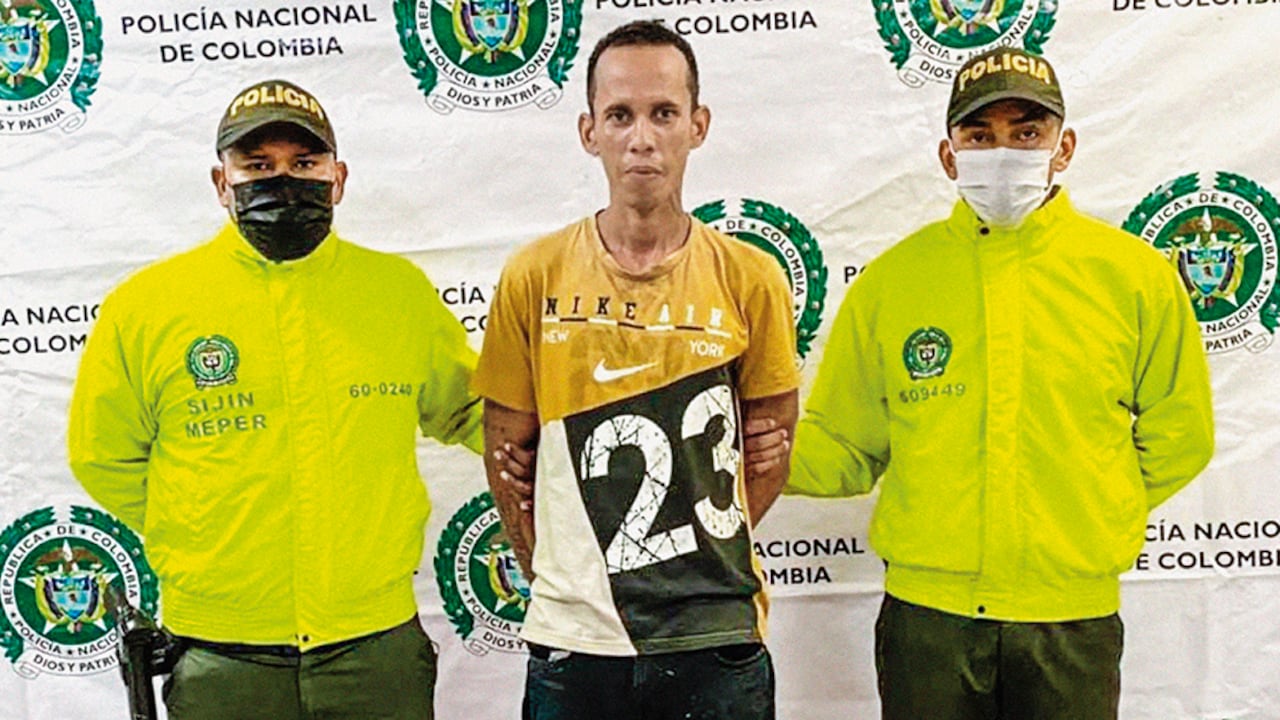 Manuel Ramón Zapateiro, alias Mane, era un delincuente reincidente, ya había asesinado a una de sus exparejas hace 11 años. Ante la inoperancia de la justicia, volvió a matar a otra exnovia, quien era la hermana melliza de su actual pareja. Todas, menores de edad.