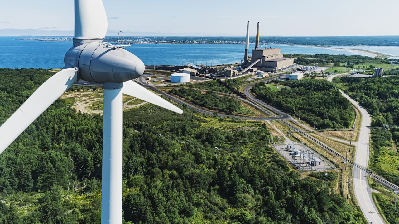 Empresa minera de Suiza decidió suspender sus operaciones en el país centroamericano.