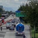 Las maletas son esos separadores naranjas que amplían la troncal de TransMilenio y reducen los carriles para particulares.