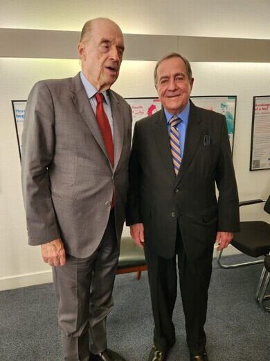 Reunión entre el canciller Álvaro Leyva y el jurista de Nicaragua Carlos Argüello.