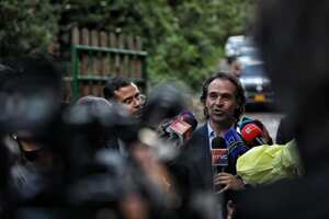 Rueda de prensa de Fico Gutierrez a la salida de conversación con Cesar Gaviria