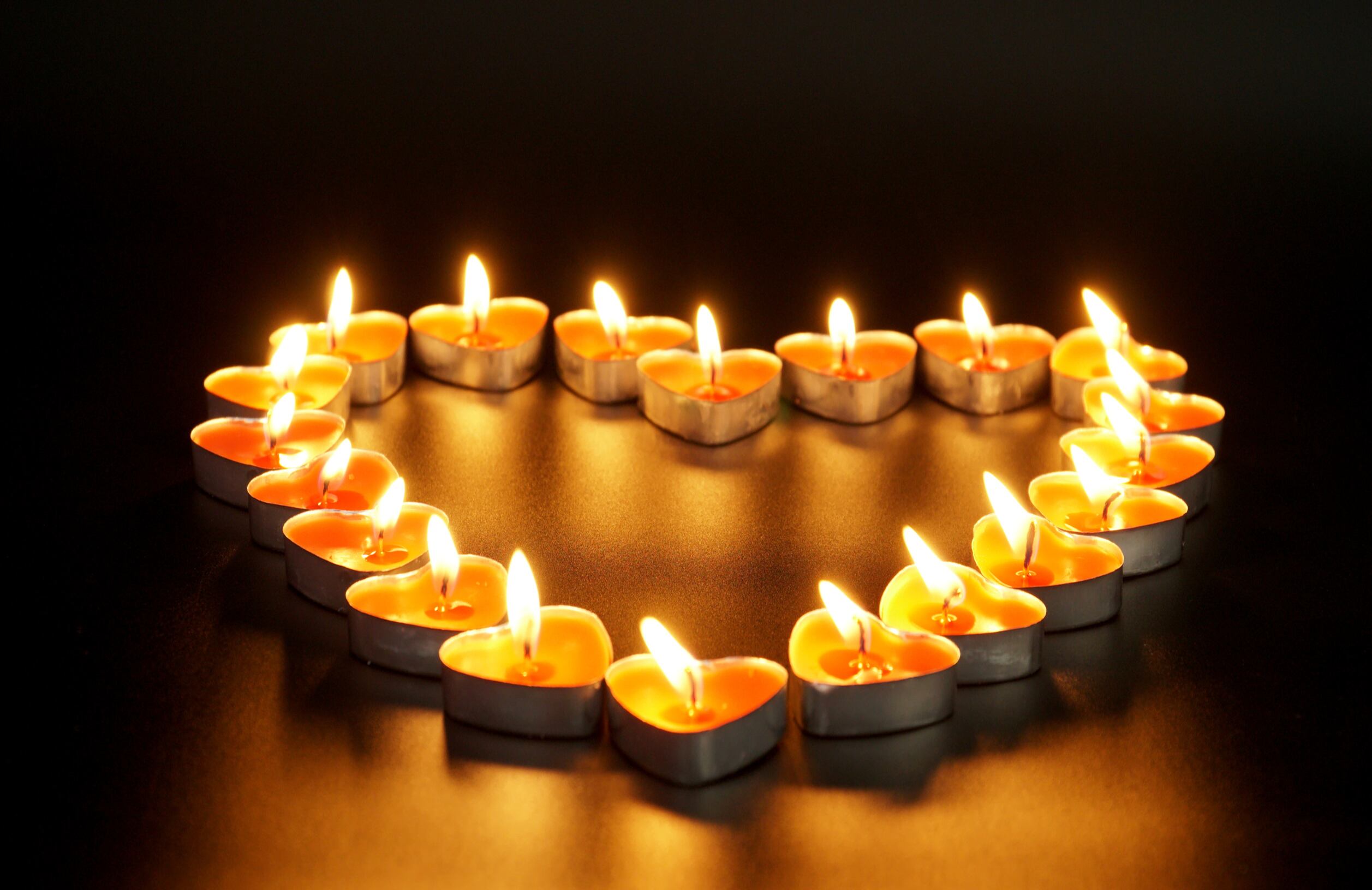 La luna nueva del 2 de septiembre trae consigo una oportunidad para atraer el amor verdadero. Mediante un ritual especial, es posible aprovechar la energía de este ciclo lunar para manifestar una relación auténtica y significativa.