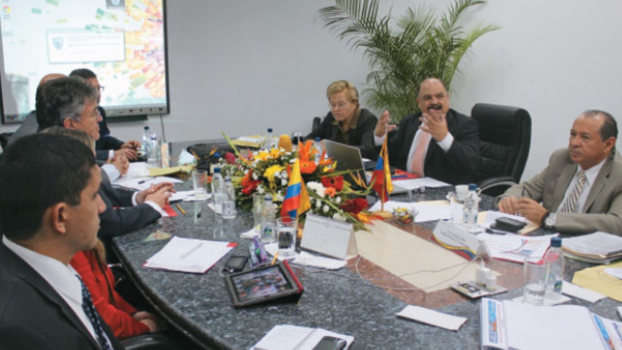 Los equipos económicos de ambas naciones buscan una fórmula para el pago de las exportaciones a Venezuela. Las empresas colombianas tendrían una gran oportunidad al abastecer ese mercado de alimentos y otros productos que escasean en ese país.