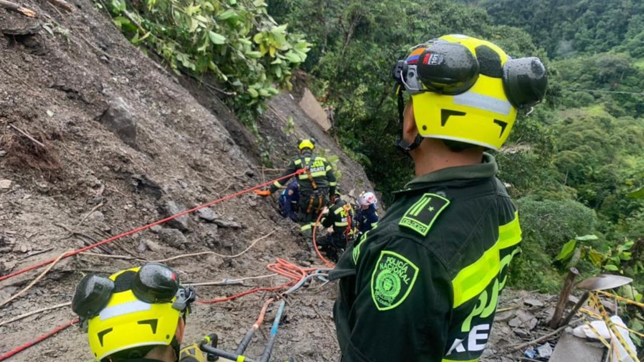 Organismos de socorro continúan en el rescate de víctimas de la tragedia en Risaralda.