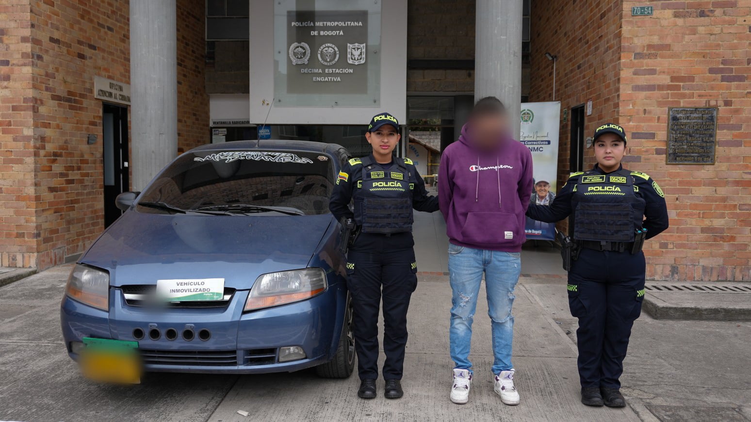 Detienen en el barrio Quirigua a un conductor que transportaba 114 paquetes de marihuana e intentó sobornar a la Policía.