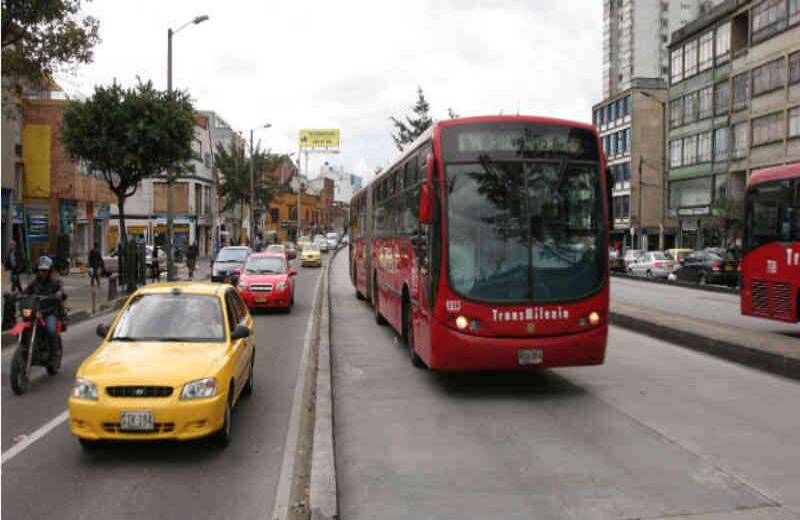Hace 15 años rueda Transmilenio por la Caracas.