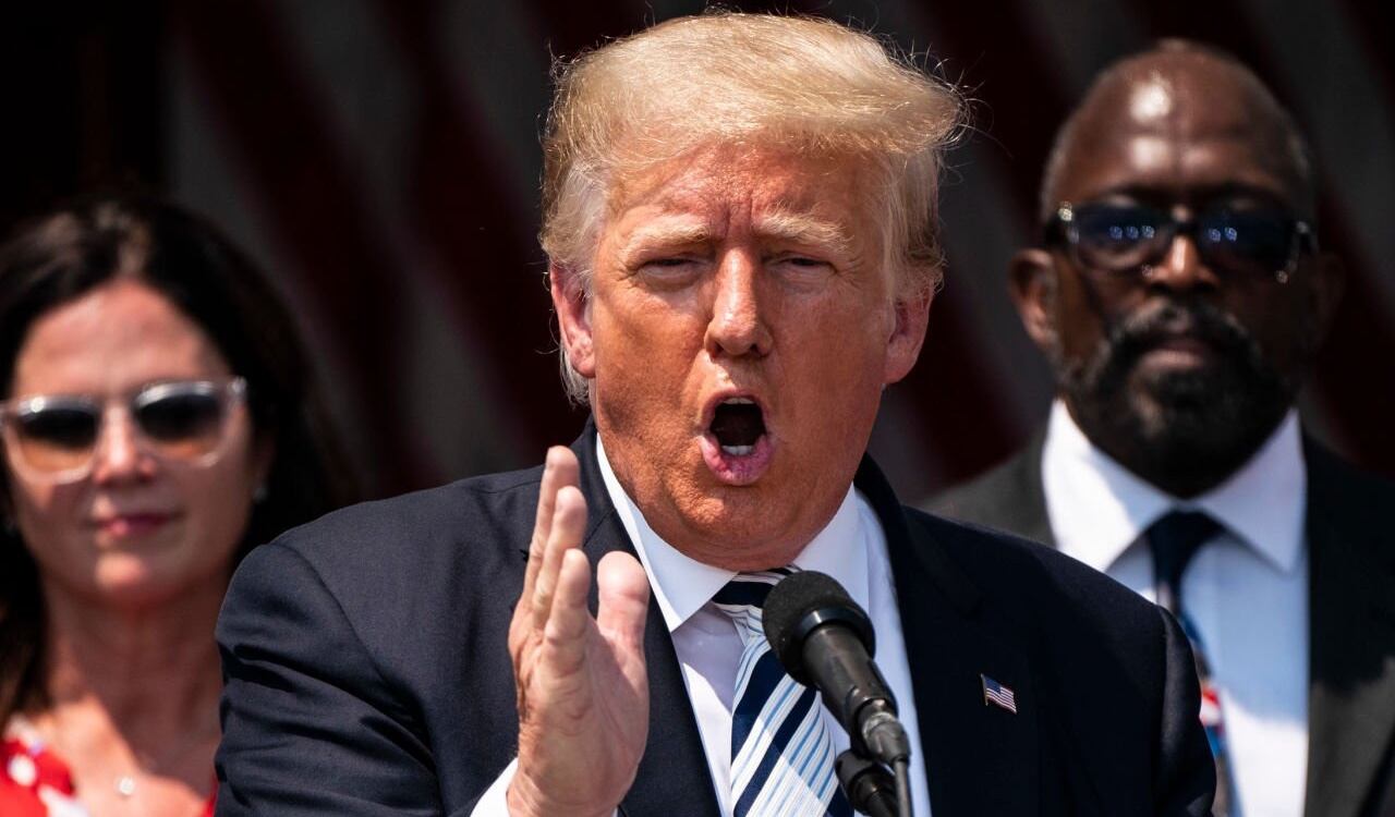 El expresidente de Estados Unidos, Donald Trump, ya tiene restaurada su cuenta en Twitter y ahora busca desbloquear la de Facebook.