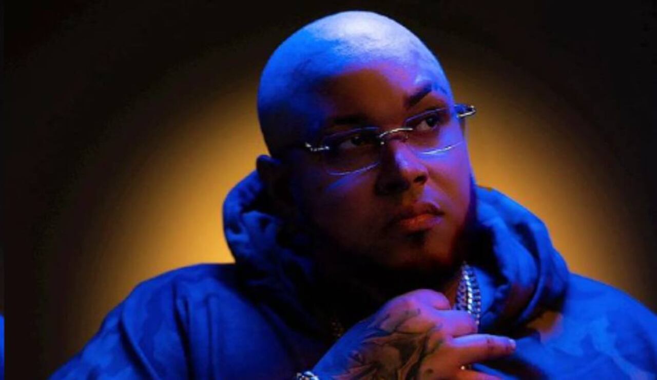 El reguetonero no logró ganarle la batalla a una fuerte enfermedad y perdió la vida.