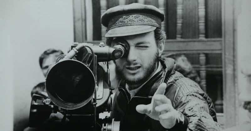 Cabrera es el hombre detrás de grandes producciones del cine nacional como La estrategia del caracol, Golpe de Estadio y Perder es cuestión de método.