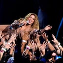 La colombiana deslumbró en el escenario con sus éxitos musicales.