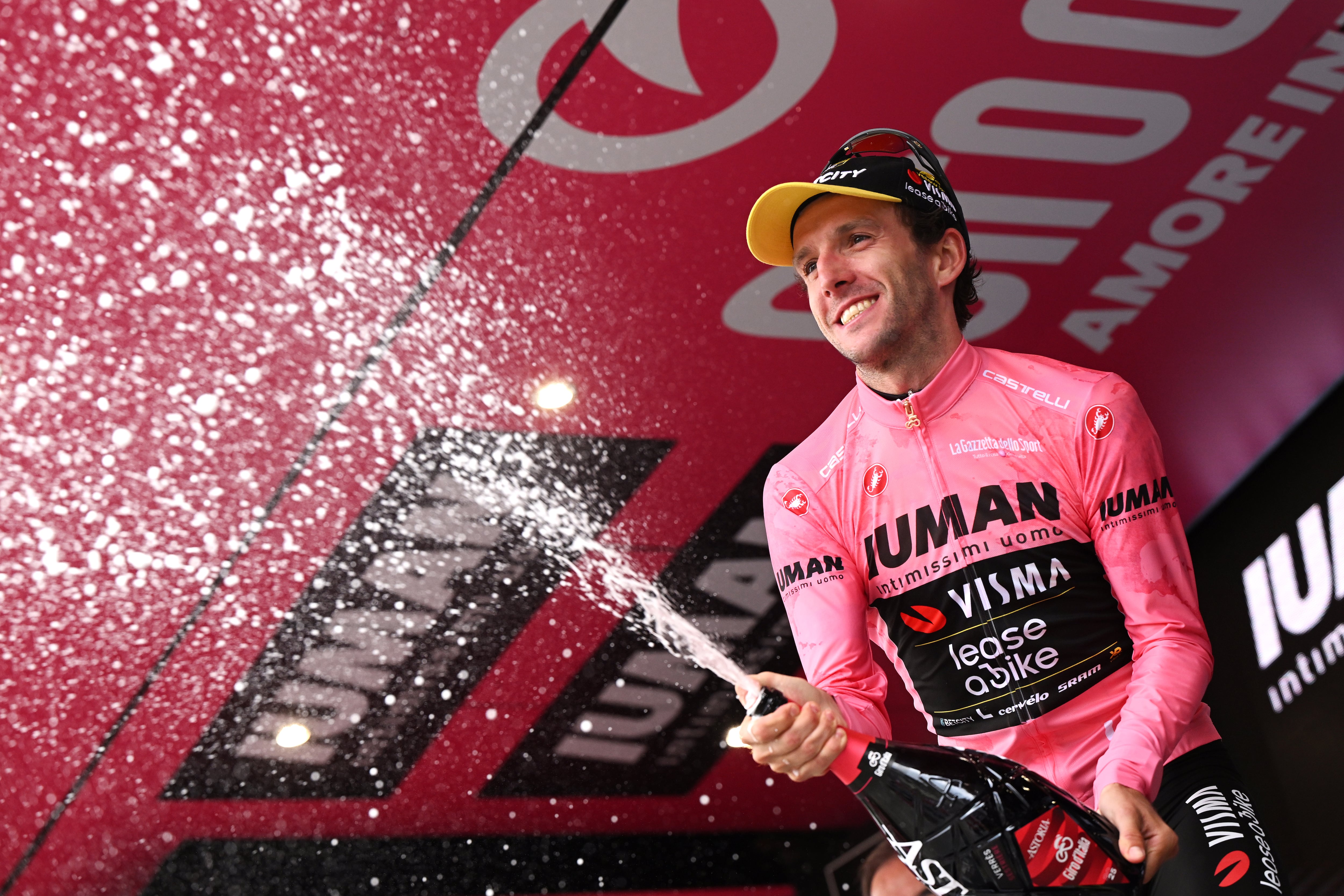 Simon Yates campeón del Giro de Italia 2025.