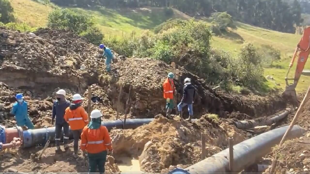 La Empresa de Acueducto de Bogotá trabaja para solucionar la contingencia y restablecer el servicio de agua en Usme.