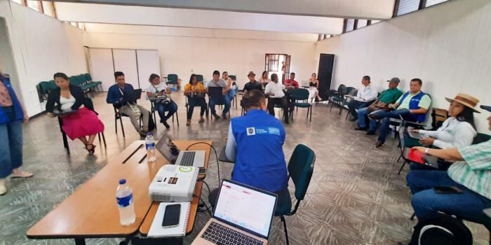 Con Comisión Indígena de DD.HH. de Caquetá se revisó estado de procesos que se adelantan esa población víctima del conflicto.