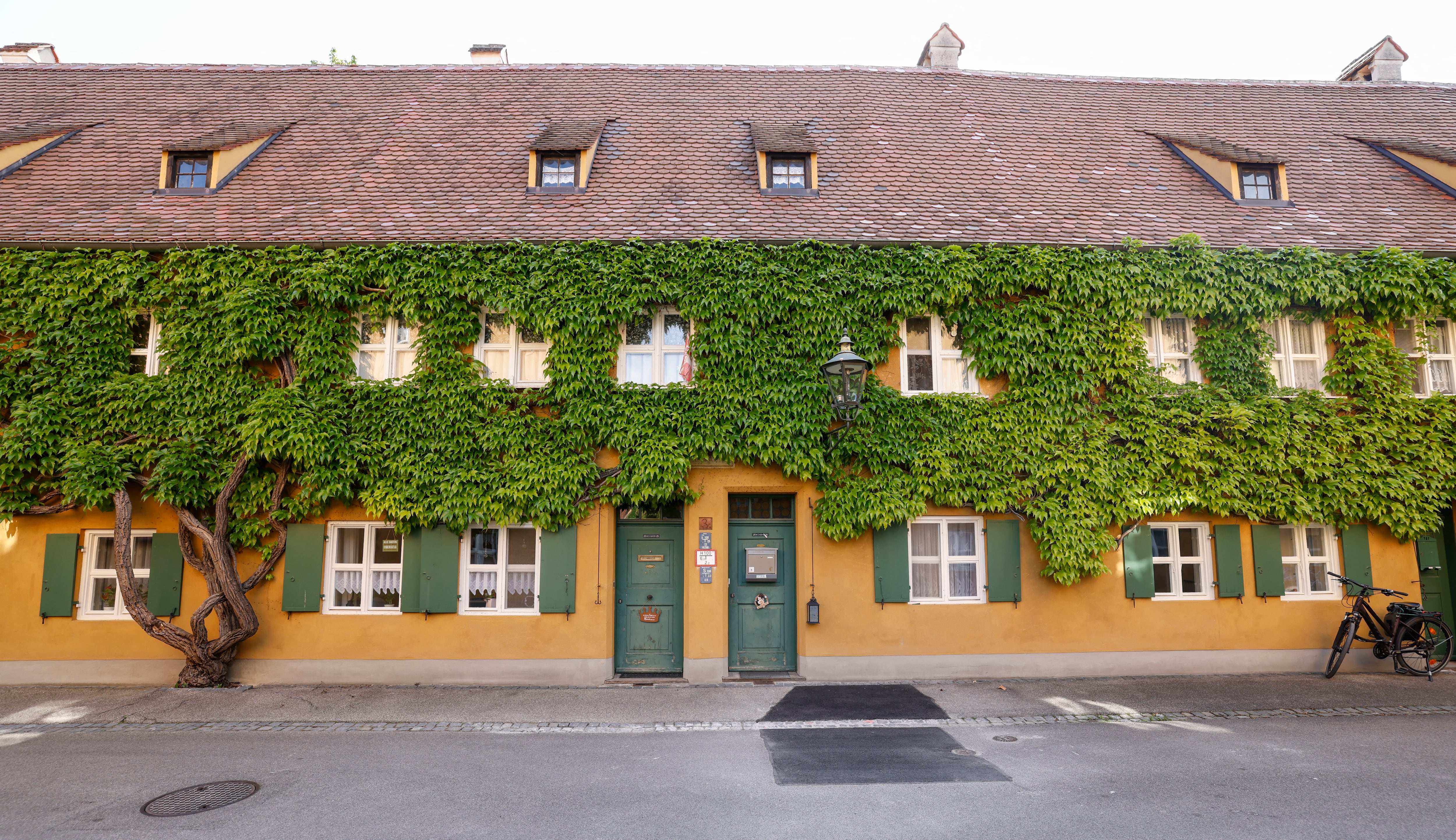 La Fuggerei alberga a 150 residentes co probelmas económicos. Foto: Michaela STACHE / AFP.