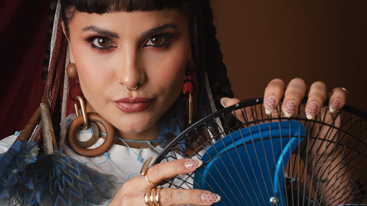 Martina La Peligrosa, cantautora colombiana en entrevista con SEMANA.