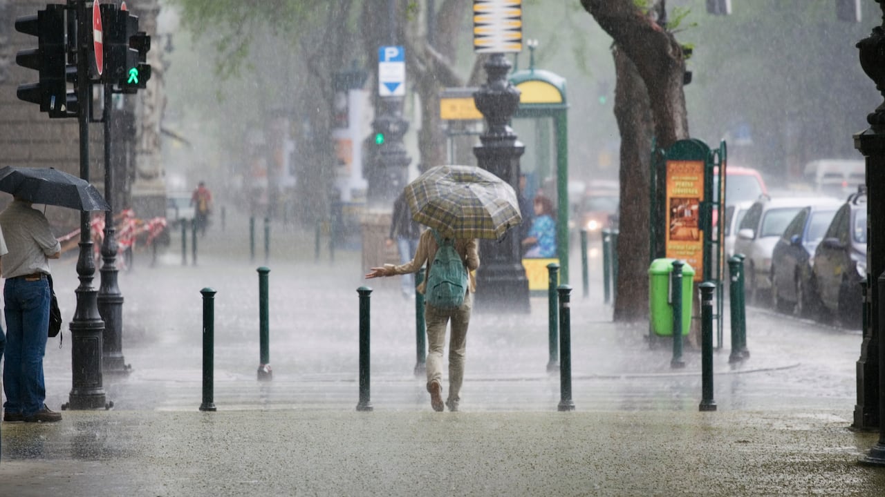 Fuertes lluvias azotan al país